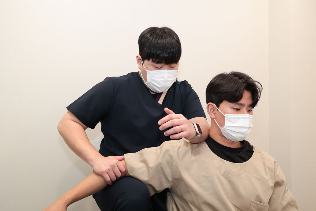 아주편한재활의학과의원 아주편한재활의학과 치료센터 4층 도수치료센터, 물리치료센터 1 &2 내부사진 — 조원동 조원동정형외과 관련 진료